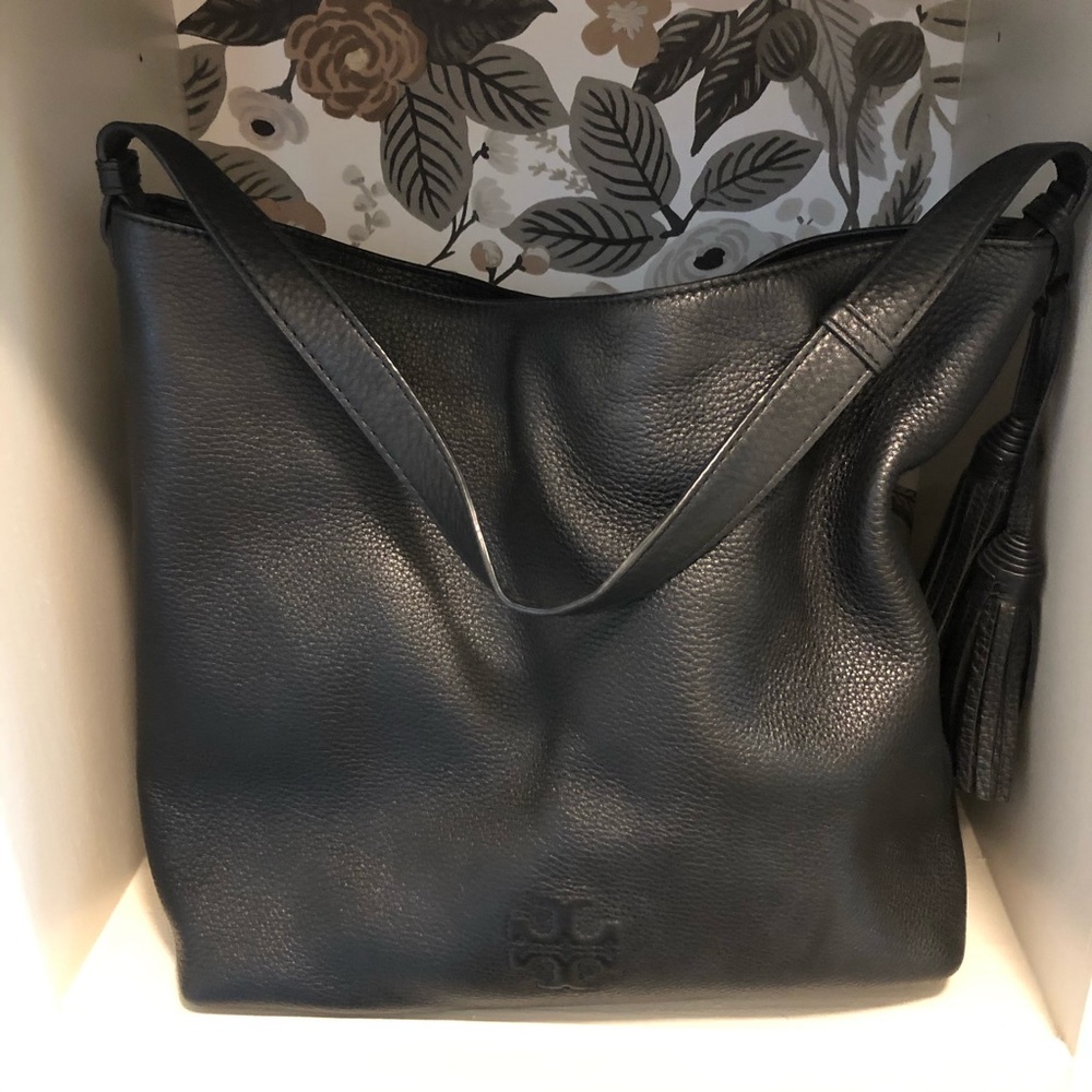 Tory Burch Thea Hobo, black
